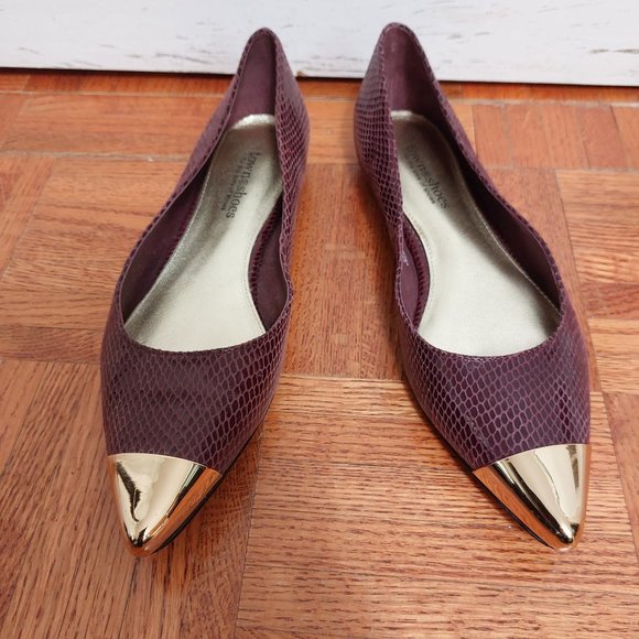 Beautiful Town Shoes leather flats size 7.5 new in box - Picture 2 of 7